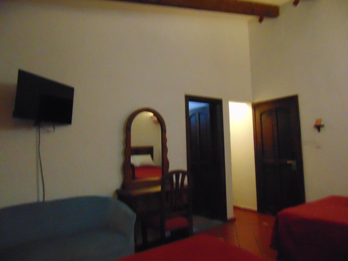 Отель La Casa De La Abuela Сан-Кристобаль-де-Ла-Касас Экстерьер фото
