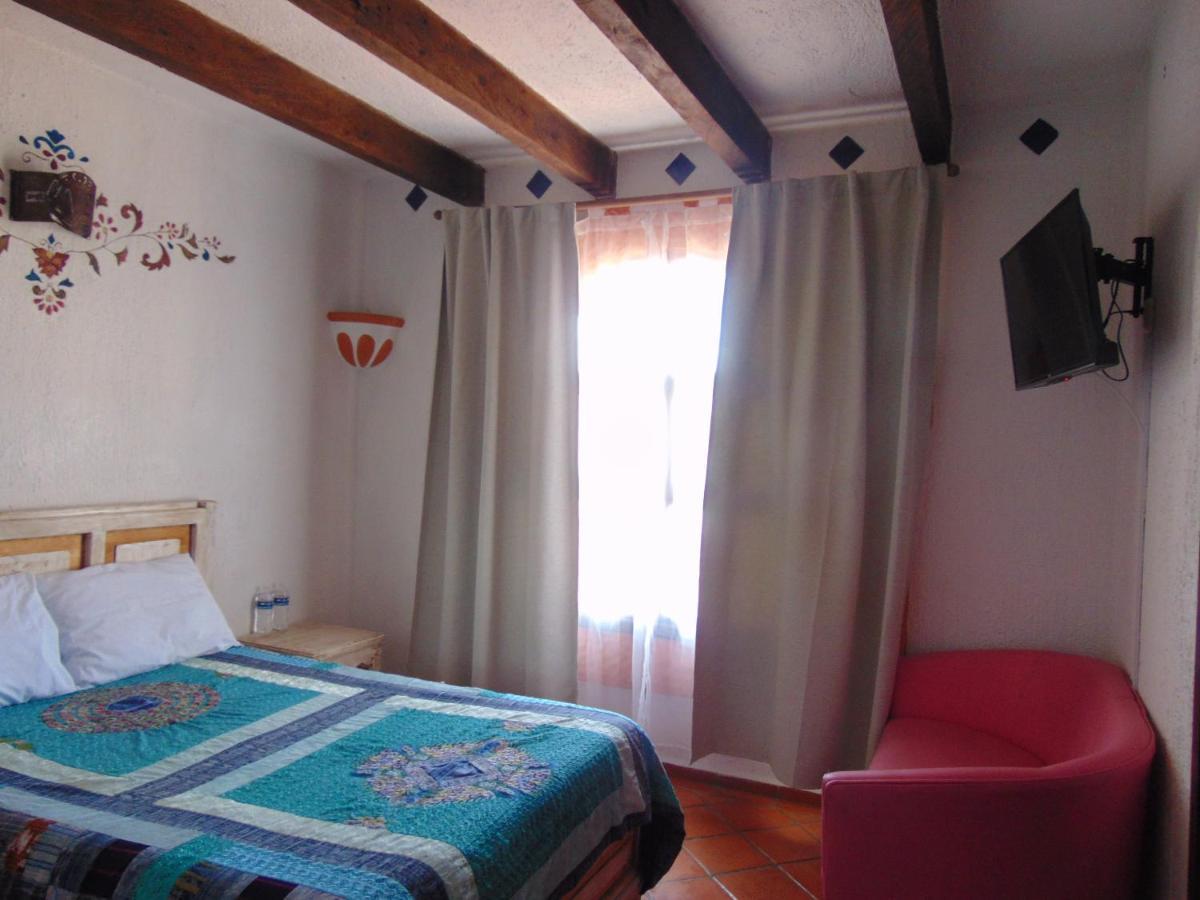 Отель La Casa De La Abuela Сан-Кристобаль-де-Ла-Касас Экстерьер фото