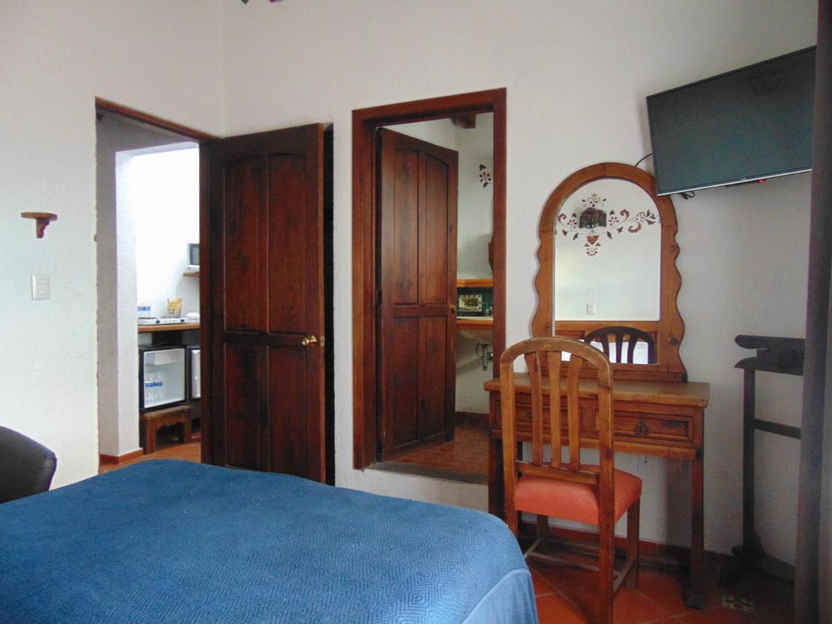 Отель La Casa De La Abuela Сан-Кристобаль-де-Ла-Касас Экстерьер фото