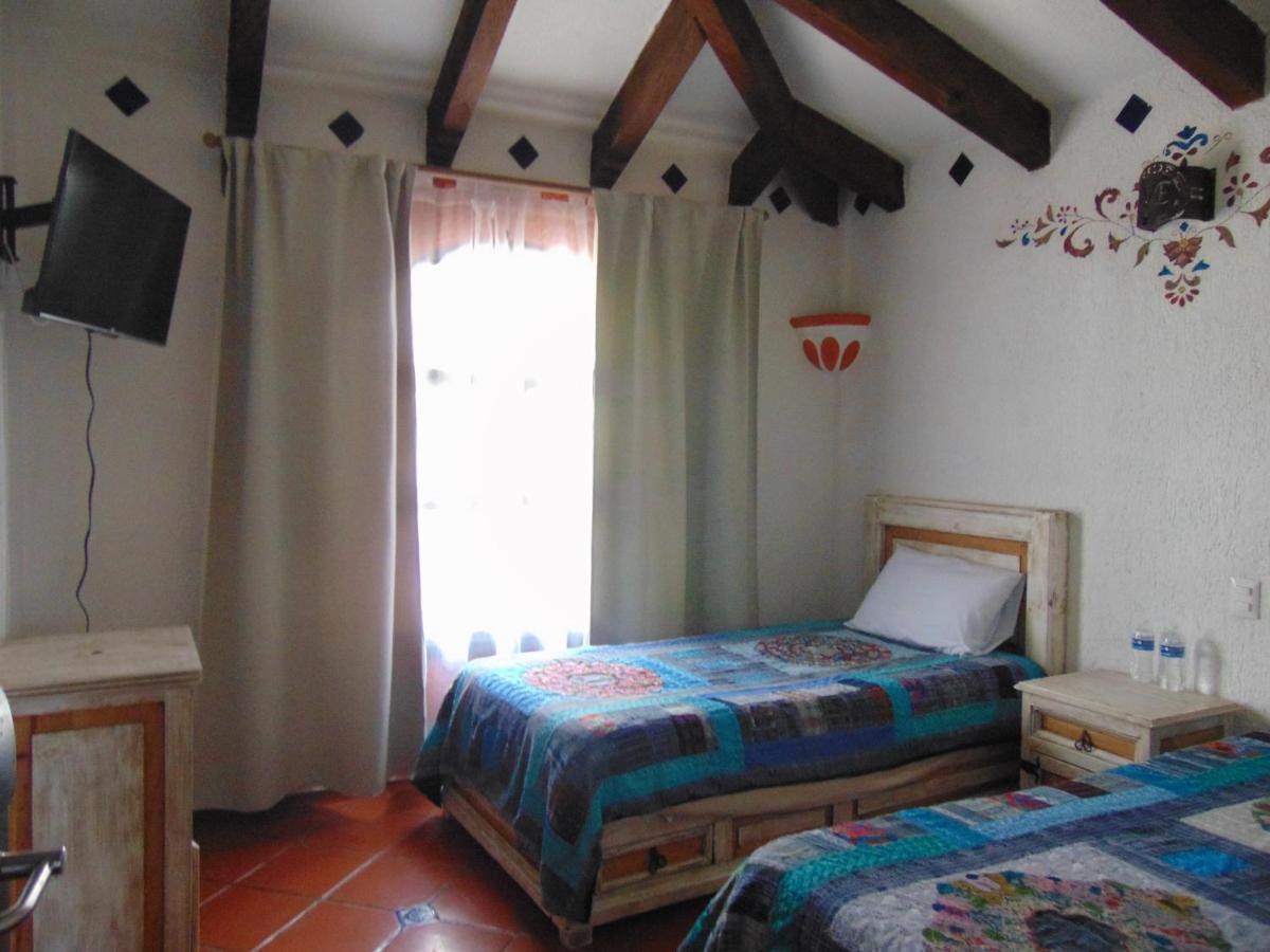 Отель La Casa De La Abuela Сан-Кристобаль-де-Ла-Касас Экстерьер фото