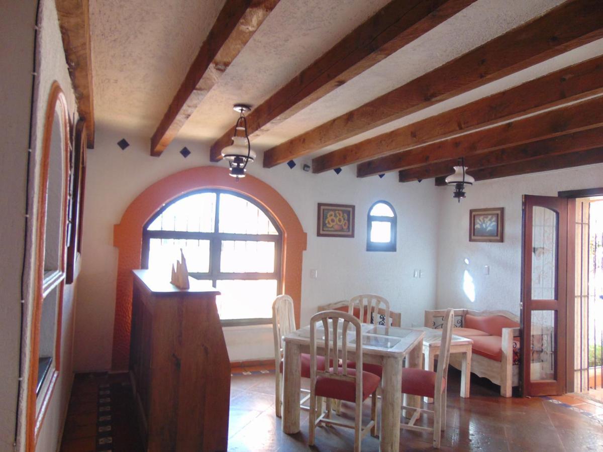 Отель La Casa De La Abuela Сан-Кристобаль-де-Ла-Касас Экстерьер фото