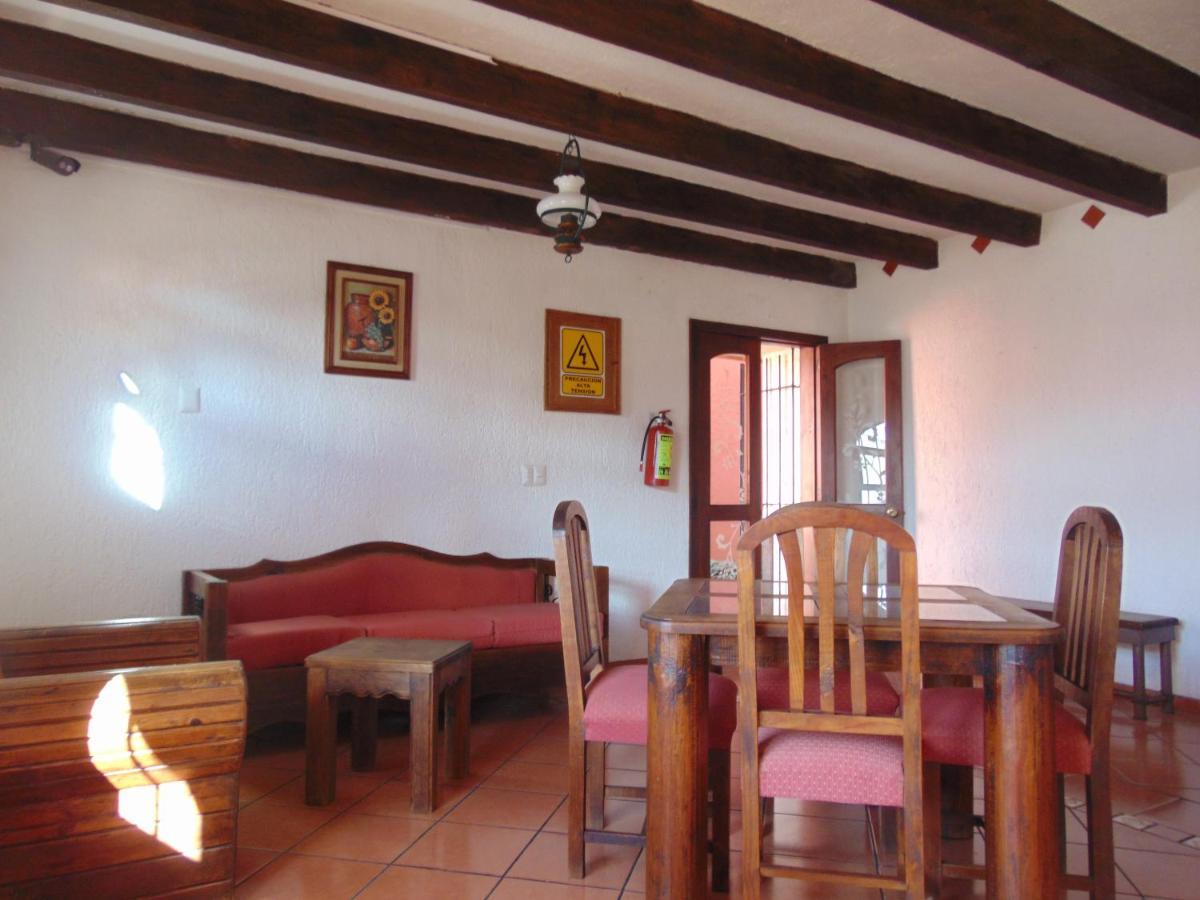 Отель La Casa De La Abuela Сан-Кристобаль-де-Ла-Касас Экстерьер фото